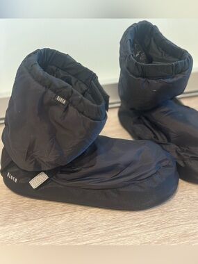 Bloch Adults Warmup Booties for Dancers size S - used